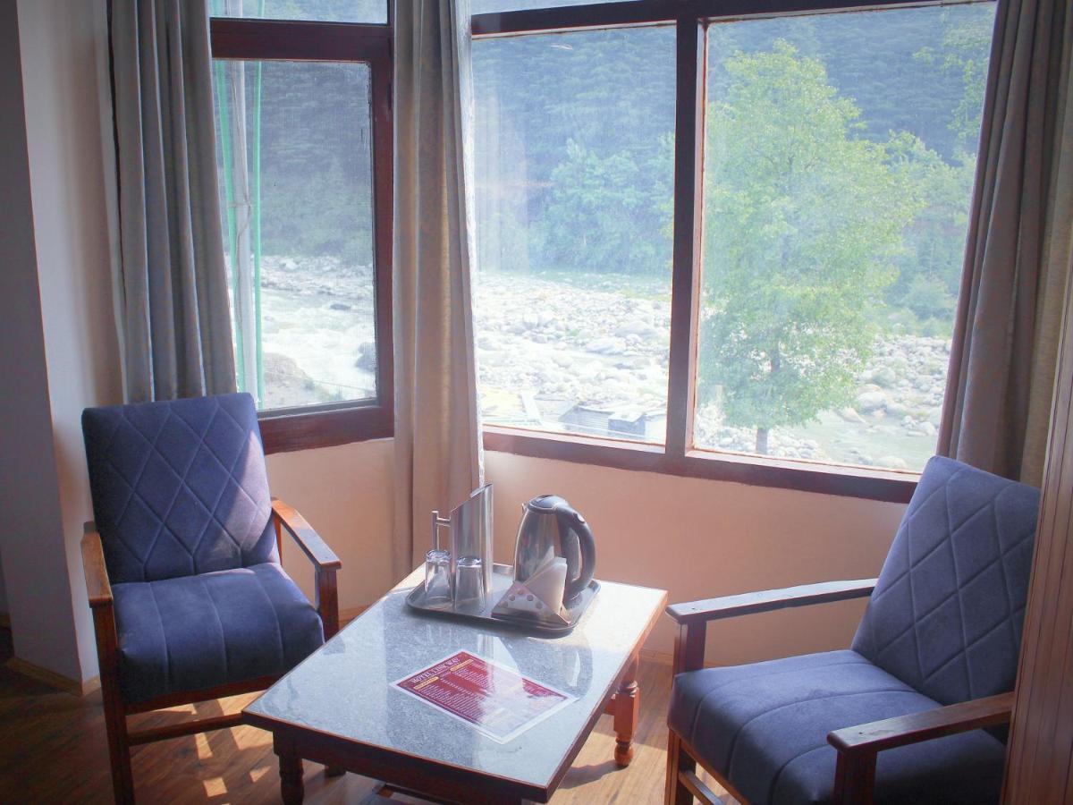 Hotel Link Way-A Riverside Hotel Manāli 部屋 写真